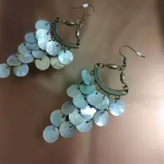 シェルフリンジピアス