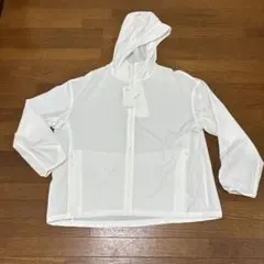 サンタ様　ユニクロ　POCKETABLE UV PARKA 白レディースLサイズ