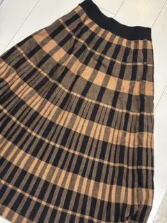 プリーツロングスカート