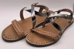 UGGアグ24.5cm編み込みデザイン フラットサンダル