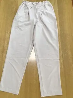 ベージュ ストレートパンツ サイズ160センチ　イオン