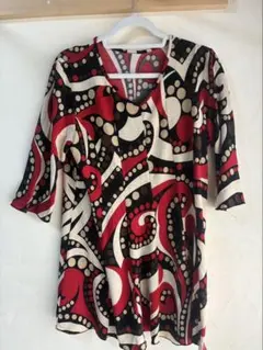 抽象模様の五分袖チュニック Mサイズ