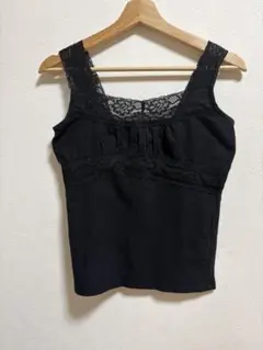 ketty 黒の胸元レースタンクトップ