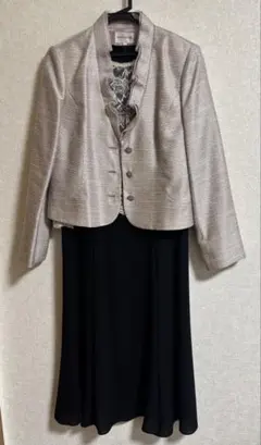 Item thumbnail for item fb8061e6-0ea8-45f9-b8c6-18ab2df95512