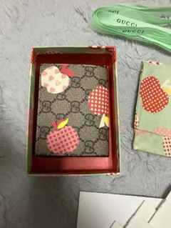 グッチ アップル　 折財布　GGスプリーム　PVC　ウォレット　美品