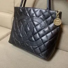 シャネル　復刻トートバッグ　レザー　キルティング　ブラック　黒のサムネイル