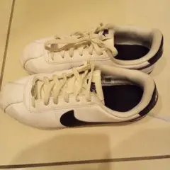 スニーカー
