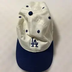 LA ロゴ刺繍 ベースボールキャップ ホワイト/ネイビー