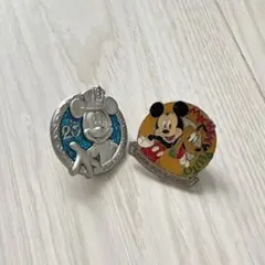 Disney card club の非売品ピンバッチ