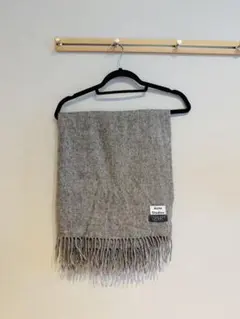 Acne Studios 大判ストール ピン付き - メルカリ