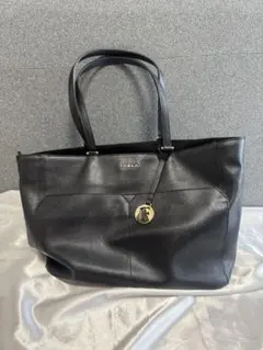 【美品】フルラ　FURLA トートバッグのサムネイル
