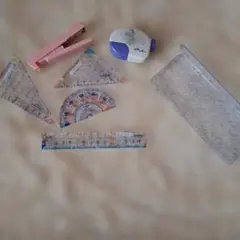 文房具セット　(ホチキス、えんぴつ削り、定規4点)