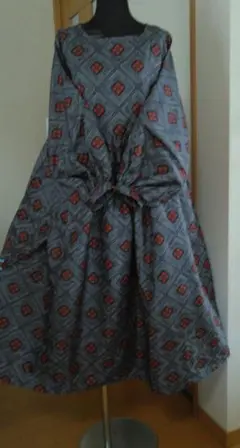 大島紬リメイク　幾何学模様の長袖ワンピース