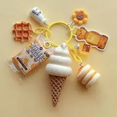 じゃらじゃらキーホルダー バニラソフトクリーム アイス チョコ 467