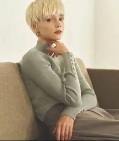 ハイネックリブニット