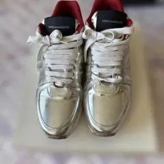 KRISVANASSCHE メタリックシルバー スニーカーのサムネイル