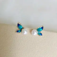 バタフライ ひと粒パールピアス ラインストーン ゴールド 蝶々