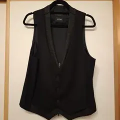 美品　エンポリオアルマーニ 黒 Vネック ベスト