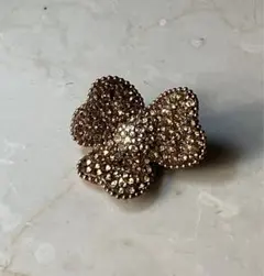 ゴールド 花形 ブローチ スワロフスキー