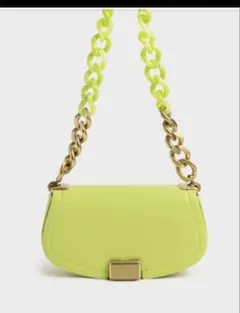 CHARLES & KEITH ソネットツートーンチェーンハンドルショルダー