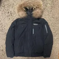 GUESS ダウンジャケット　黒　レディースのサムネイル