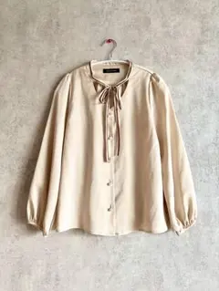 2回着用のみ・QUEENS COURT / クイーンズコート　リボンブラウスのサムネイル