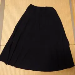 ブラック フレアスカート シワ加工　GU