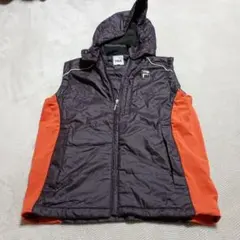 FILA GOLF フード付きベスト ダークグレー/オレンジ
