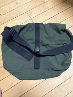 オリーブグリーン ショルダーバッグ