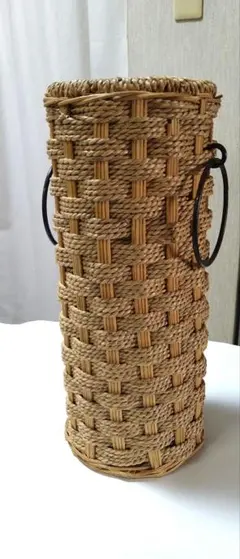 〈新品未使用〉竹籠　花籠　花器　花入れ　黒色　四極一輪　竹細工　茶道具 Amazon.co.jp: 花籠武関翠月作吊り下げ型竹籠花入れ花生竹編み籠