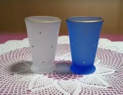 白と青のフロスト加工ガラス製コップセット　ゴールド縁取りペアタンブラー冷酒グラス