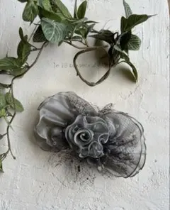 上品　大きなバレッタ　レース　バラ　　結婚式　パーティー　ヘアアクセ　ロリータ