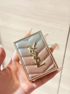 限定色 イヴサンローラン クチュールミニクラッチ 126 バレンタイン限定