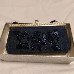 ビーズ装飾クラッチバッグ 黒