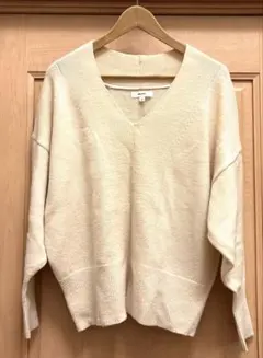 nico and アイボリー Vネック 長袖ニットセーター