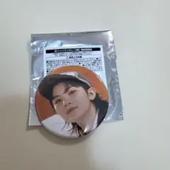 SEVENTEEN WOOZI 缶バッジ holiday - メルカリ