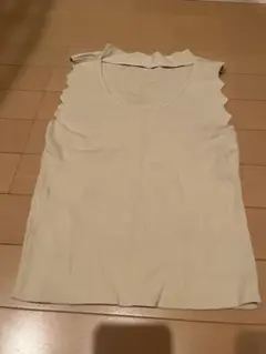 値下げベージュ スカラップヘム ノースリーブニット