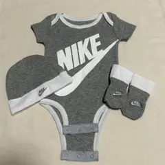 NIKE ベビー ロンパース 帽子 靴下セット