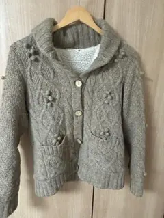 earth music&ecology　ケーブル編みニット