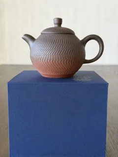 未使用新品　共箱有り　周涛作家　祥龍　デザイン急須　詩字　風景　茶壺 未使用新品 共箱有り 周涛作家 祥龍 デザイン急須 詩字 風景 茶壺