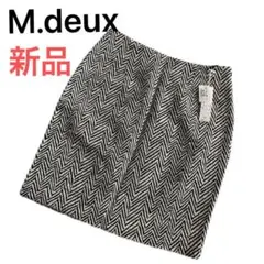 エムドゥ　新品タグ付き　スカート　Mサイズ　レディース　ブラック　黒　柄のサムネイル