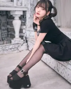 ミシェルマカロン ビジュー厚底パテッドサンダル ブラックのサムネイル
