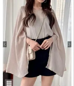 楊柳シフォンフレアスリーブスリットトップス（グレージュ）