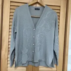 グレー 薔薇の透かし編みVネック 長袖カーディガン