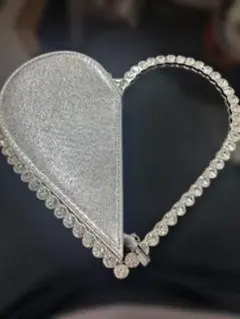 ハート型メタリックシルバーバッグ:持ち手キラキラ可愛い！