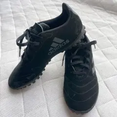 adidas ブラック サッカー トレーニングシューズ 22.5センチ キッズ
