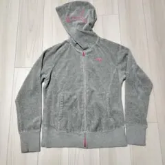 Puma フード付きグレー パーカー