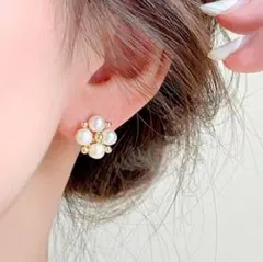 新品❣️パールピアス　ゴールド　ホワイト　フォーマル　高見え【匿名配送】