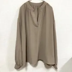 Dazy スキッパーネック 長袖ブラウス ベージュ M