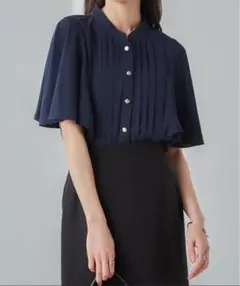 ピンタックフレア袖ブラウス